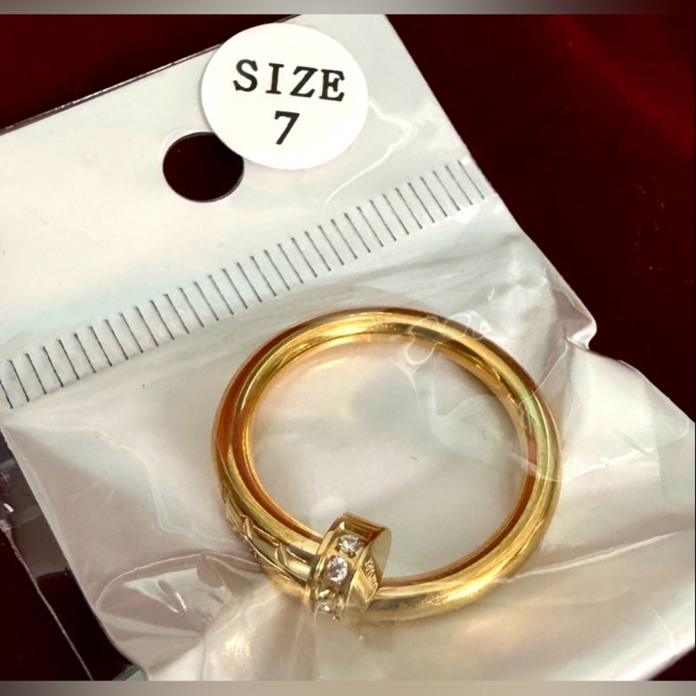 👑✅PRICE FIRM✅ Gold Plated Fashion Bejeweled Nail Ring - Picture 7 of 11